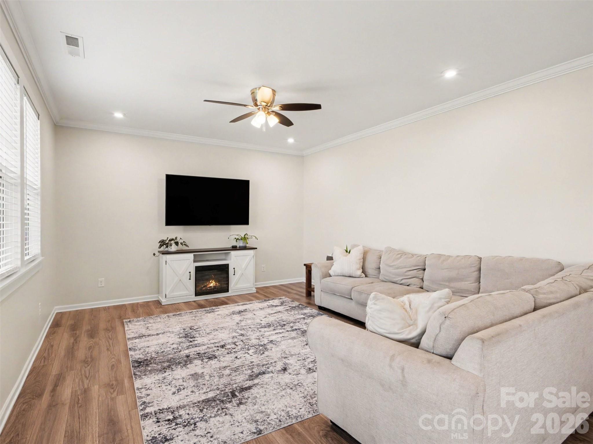 1331 Tollcross Road — Indian Trail