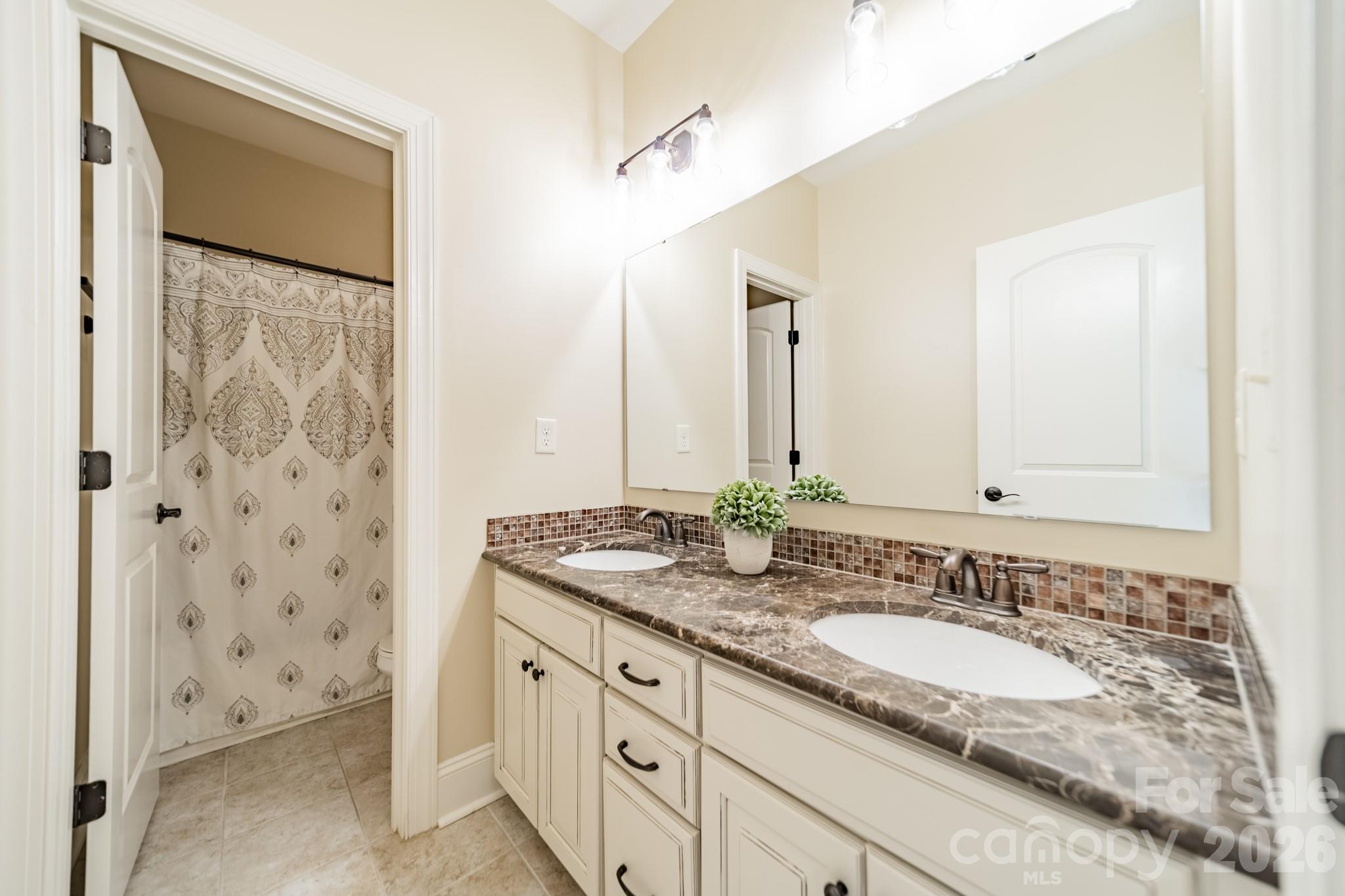 415 Five Leaf Lane — Waxhaw