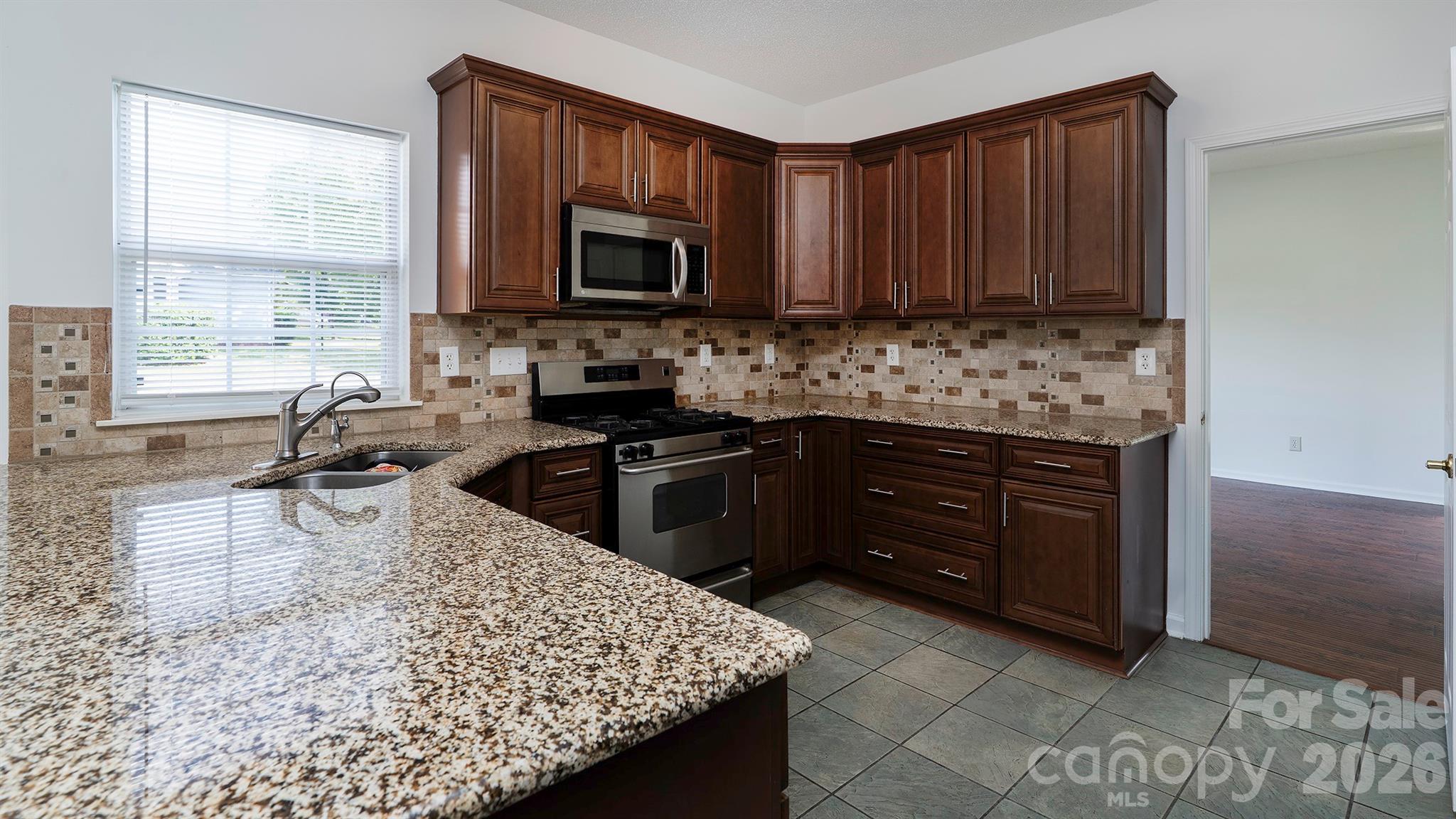 11807 Song Sparrow Lane — Charlotte