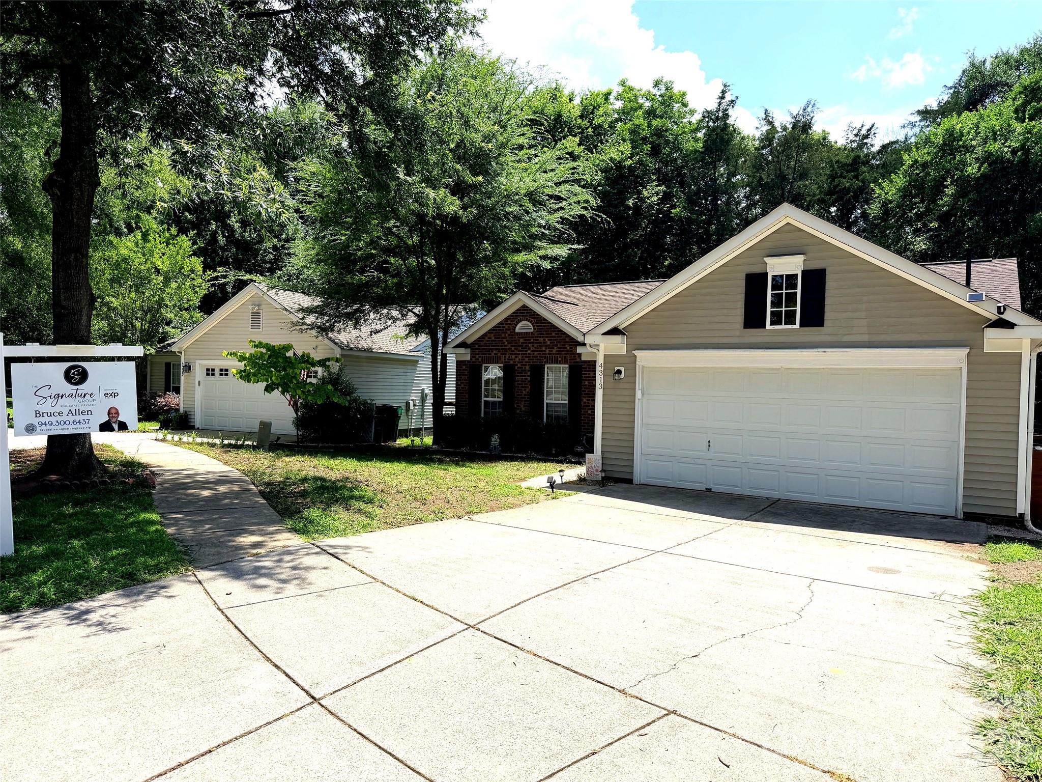 4313 Bubbling Brook Court — Charlotte