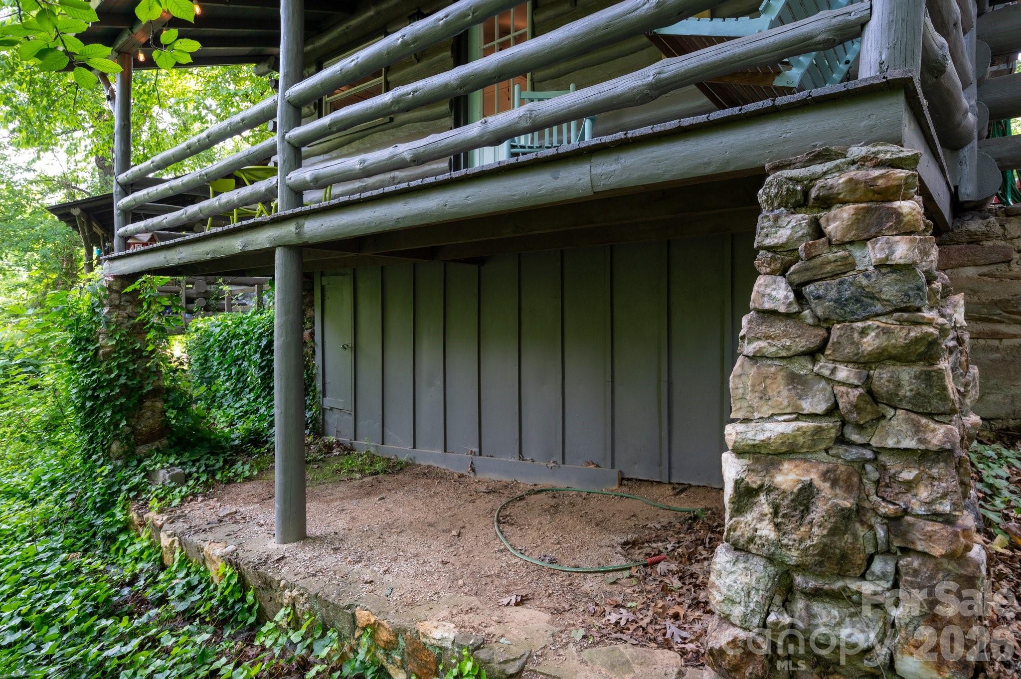 16 Cottage Drive — Asheville