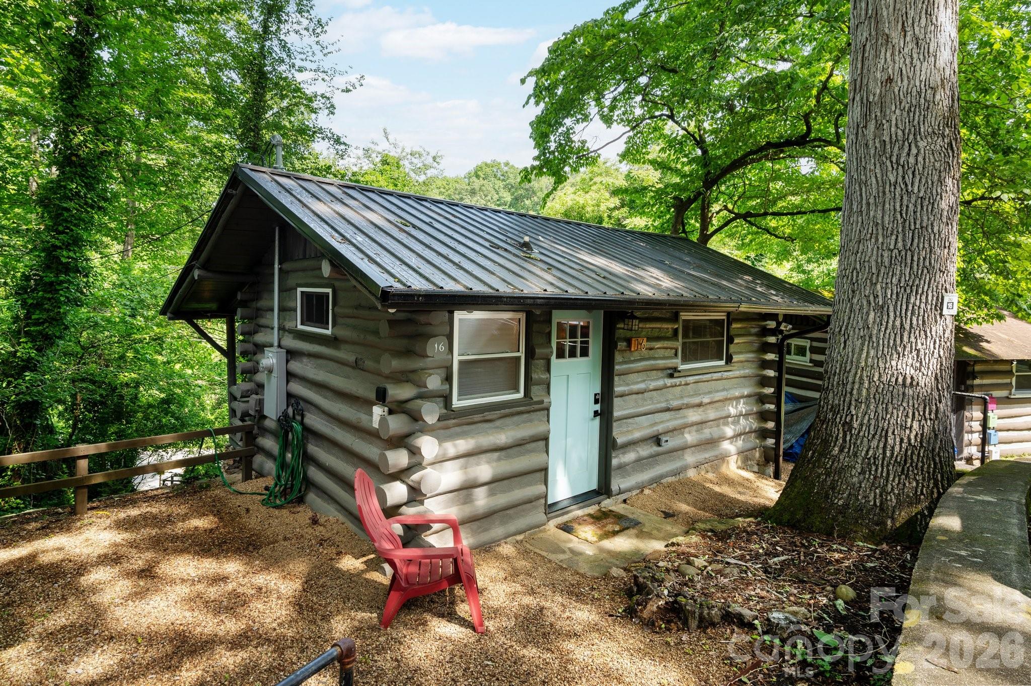 16 Cottage Drive — Asheville
