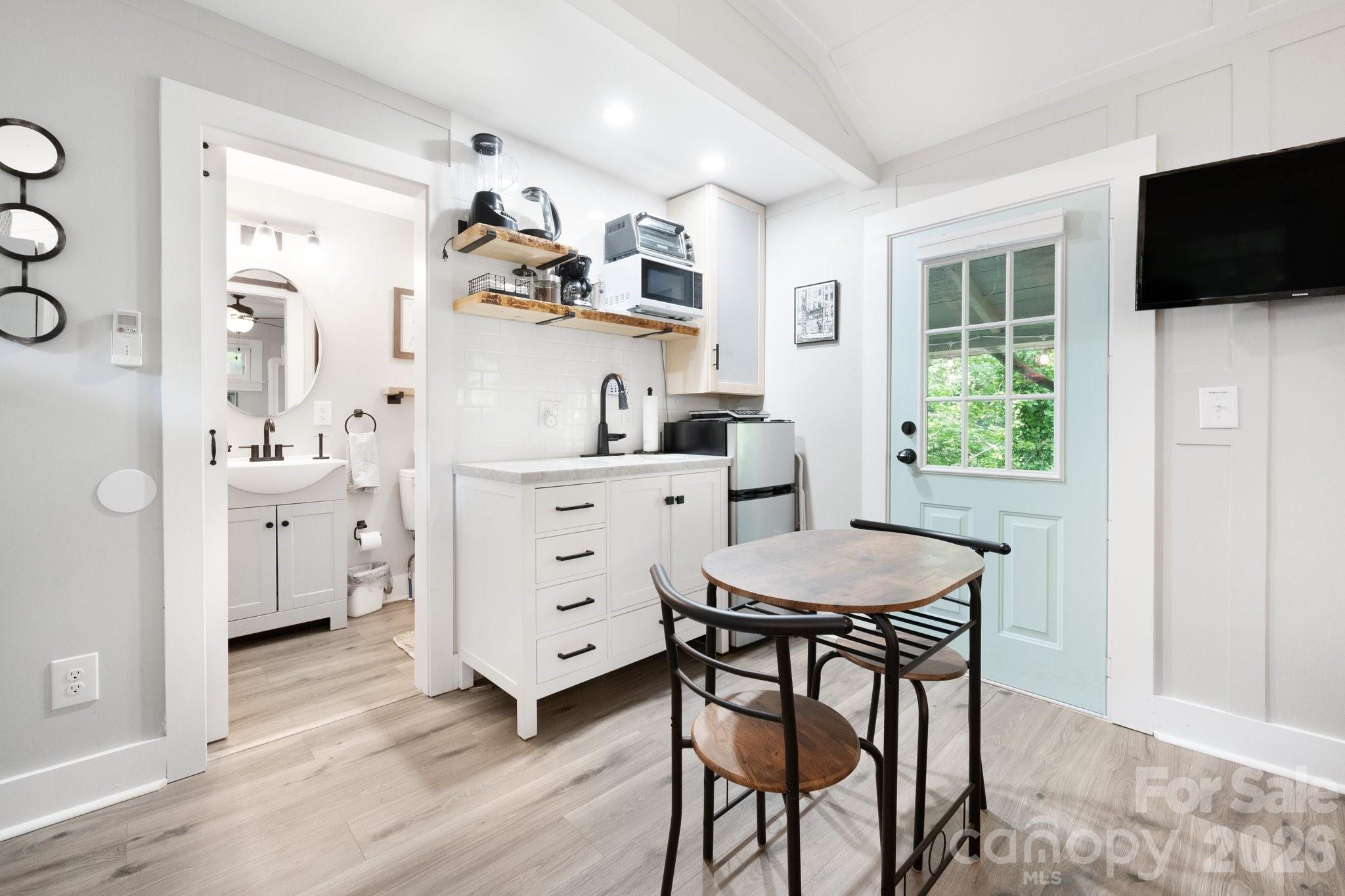 16 Cottage Drive — Asheville