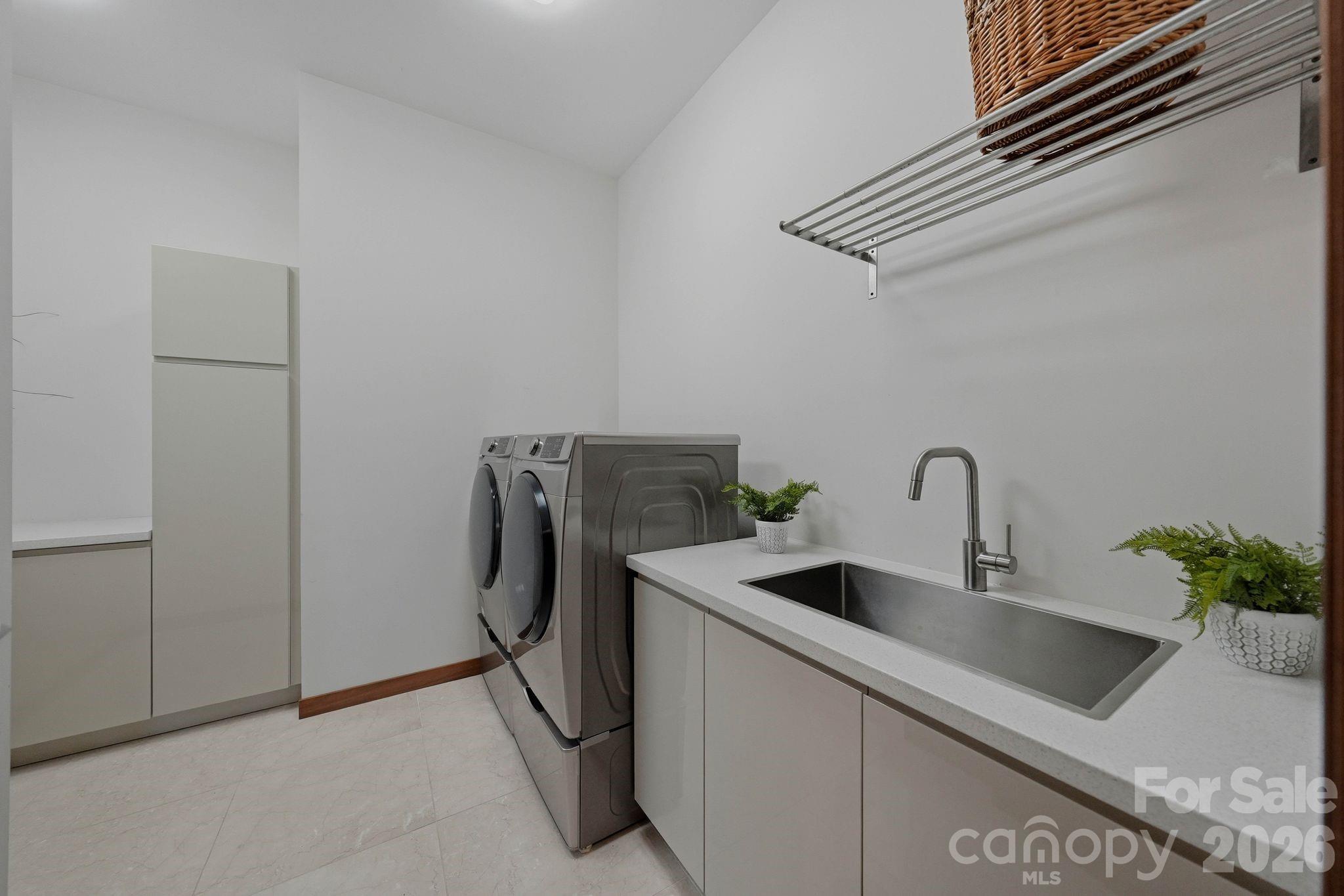 7272 Lynbrook Circle — Denver