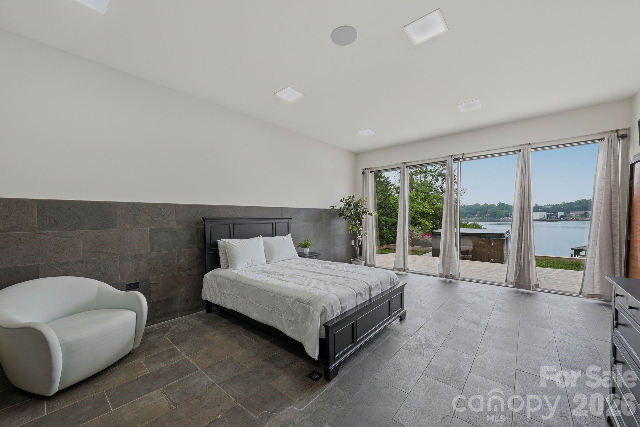 7272 Lynbrook Circle — Denver