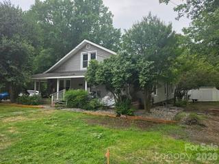 427 E Mills Avenue — Mooresville