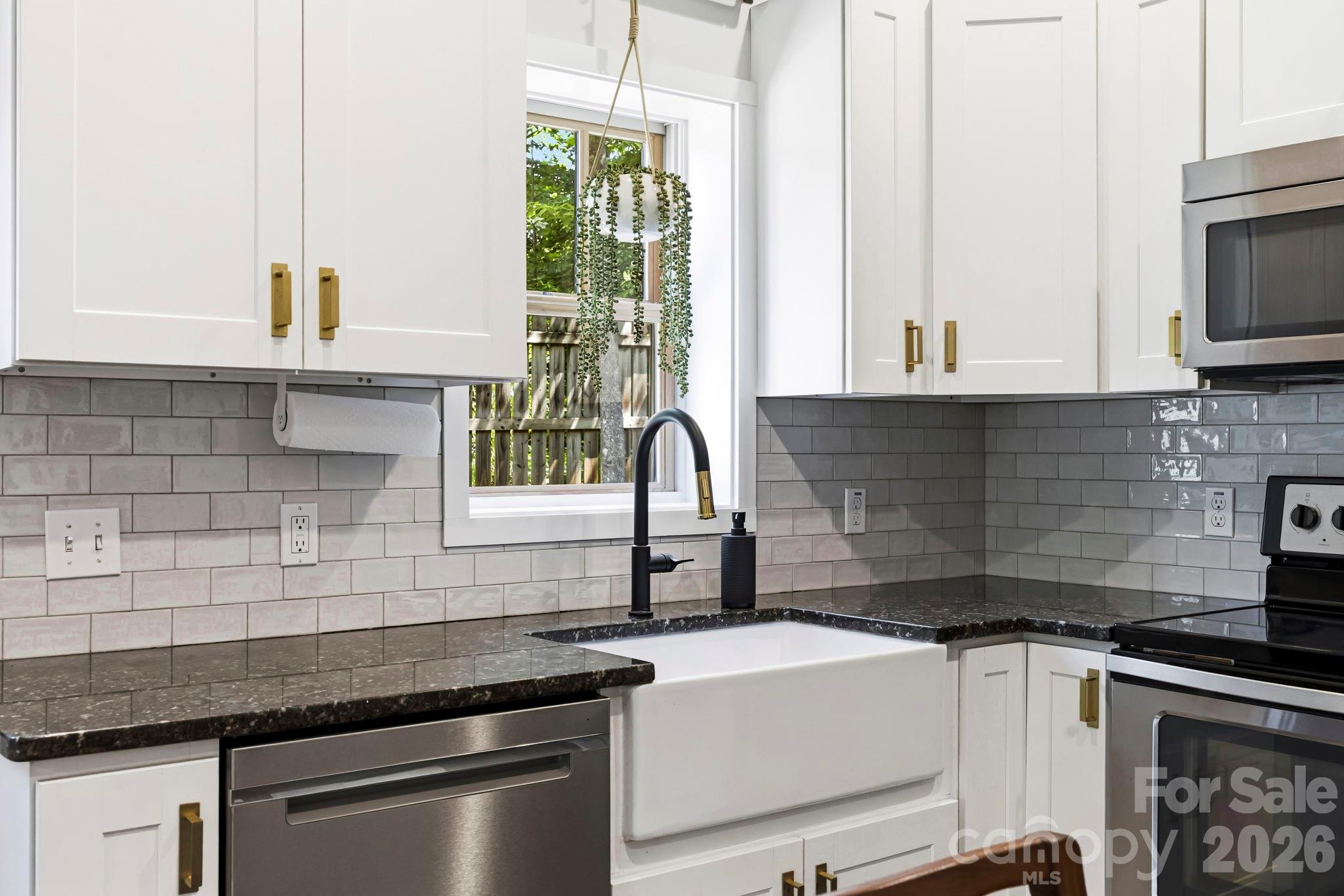 216 Hiawassee Avenue — Black Mountain
