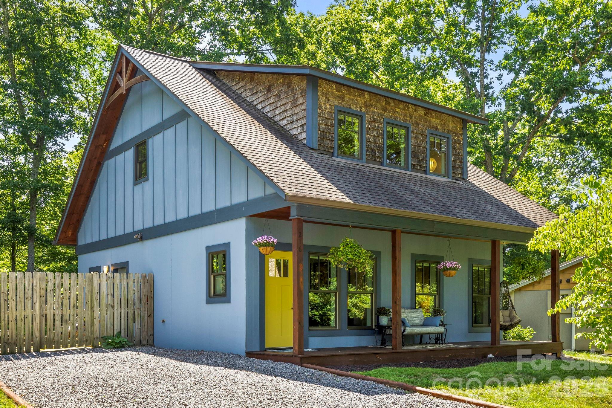 216 Hiawassee Avenue — Black Mountain