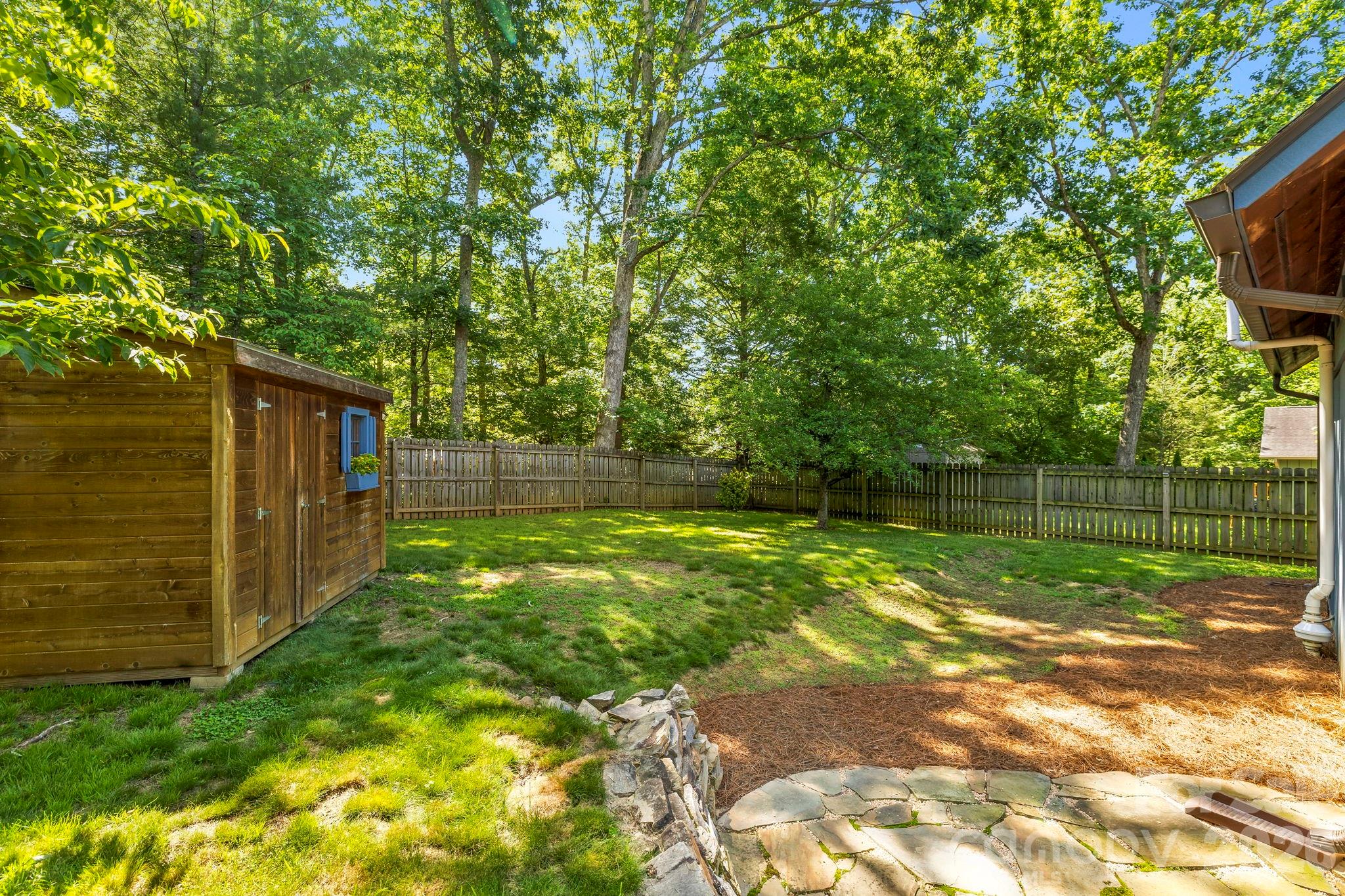 216 Hiawassee Avenue — Black Mountain