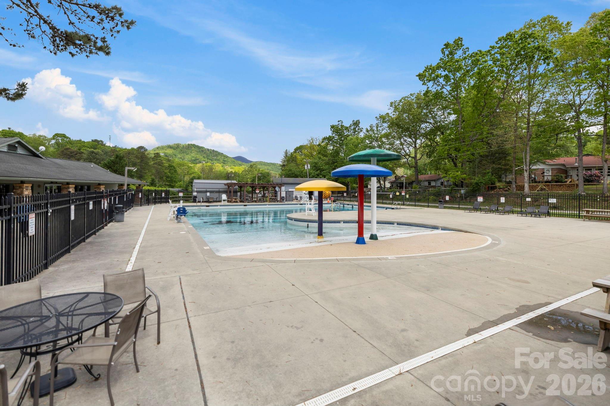 216 Hiawassee Avenue — Black Mountain
