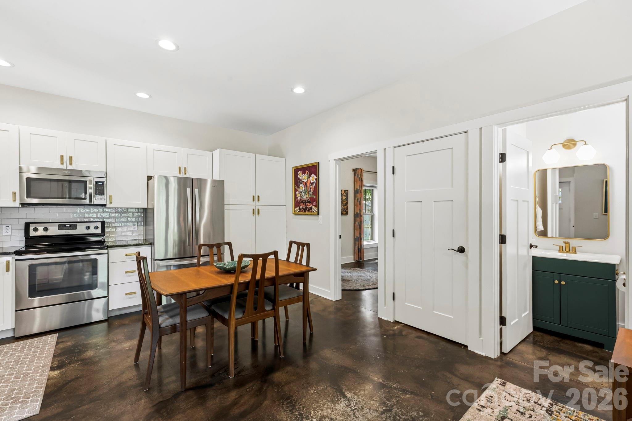 216 Hiawassee Avenue — Black Mountain