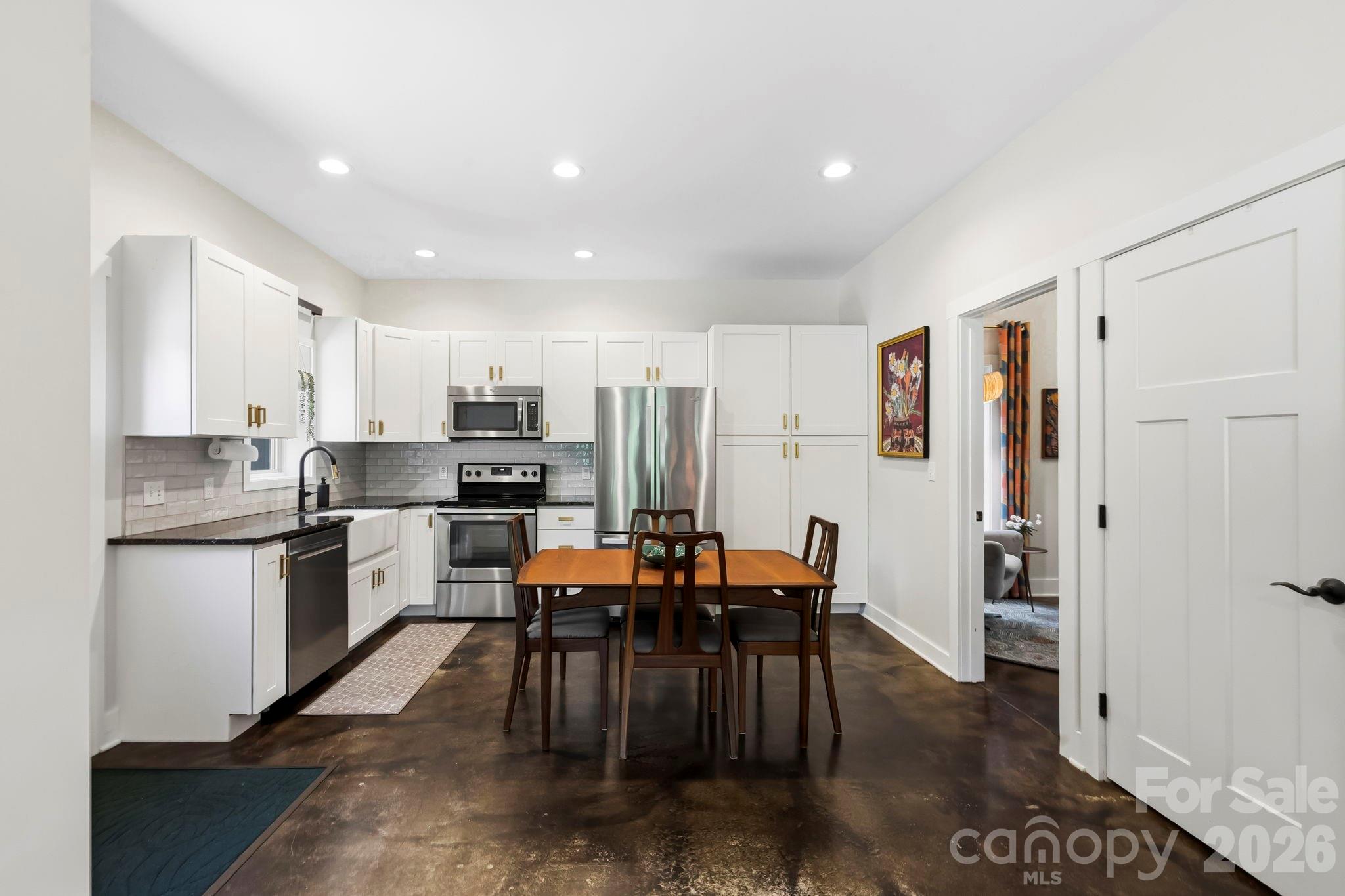 216 Hiawassee Avenue — Black Mountain