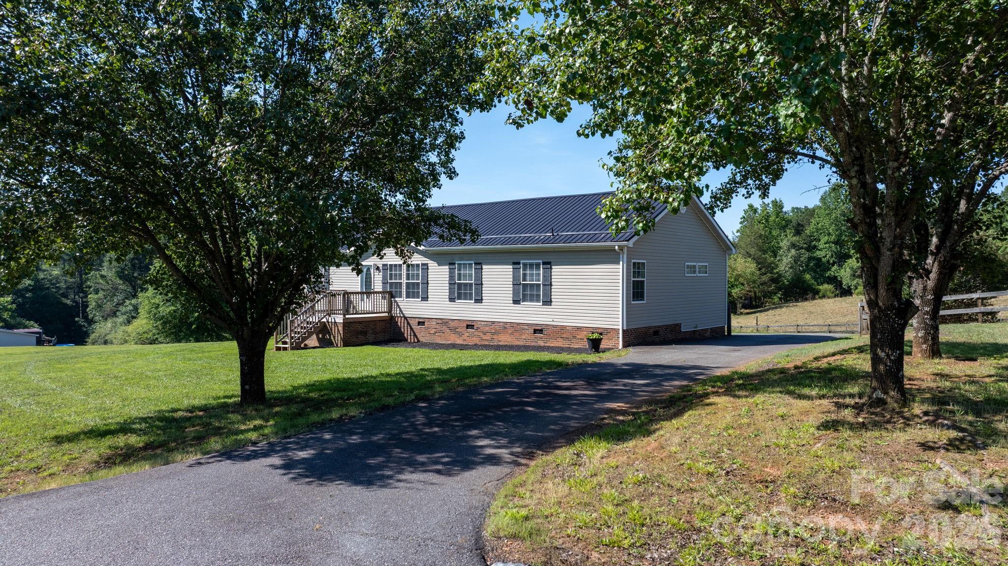 3015 Farm Pond Lane — Granite Falls