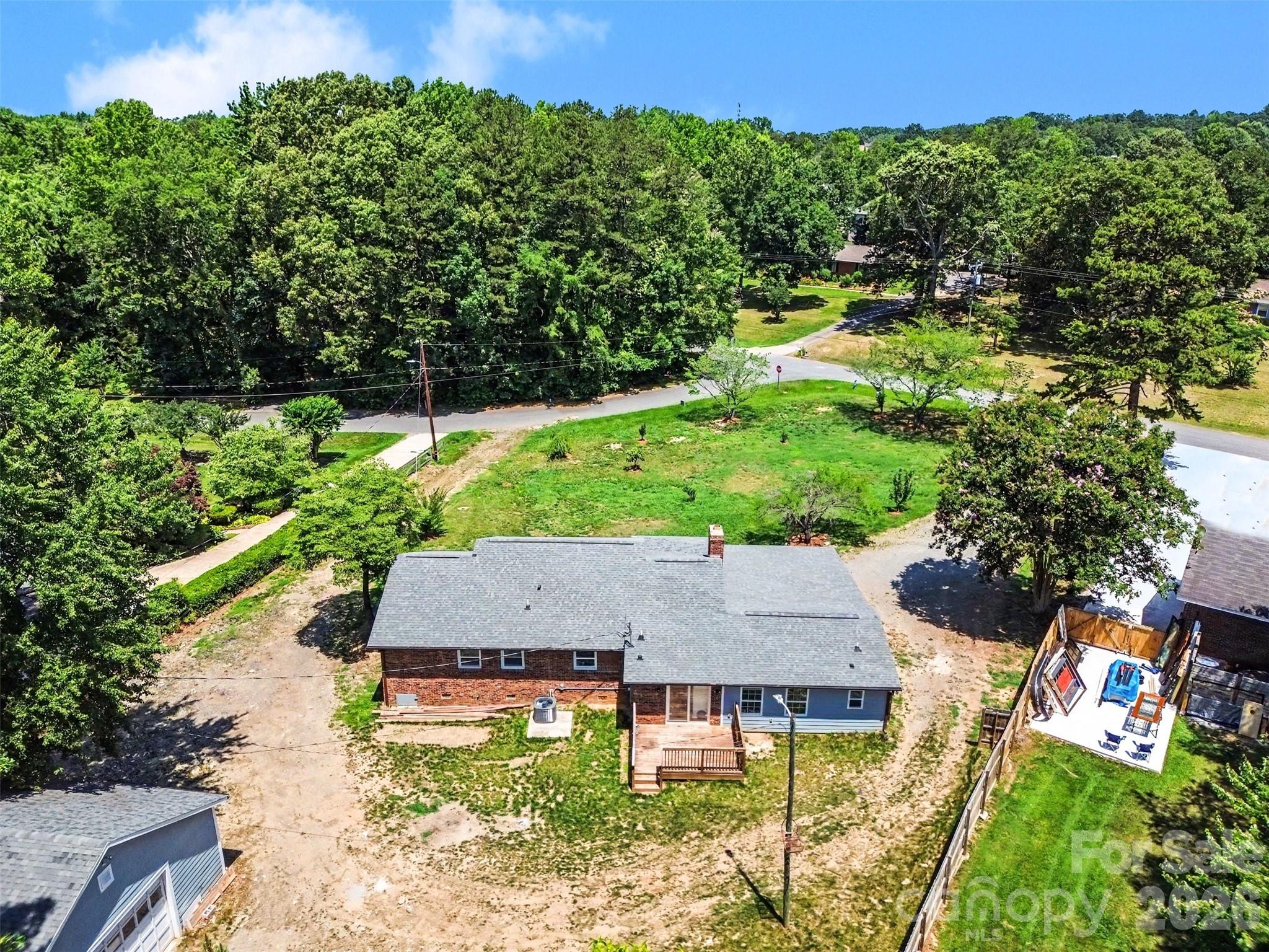 9902 Forest Drive — Charlotte