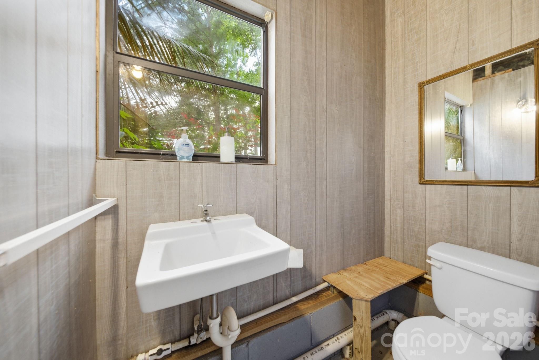 2262 Beaver Creek Road — Camden