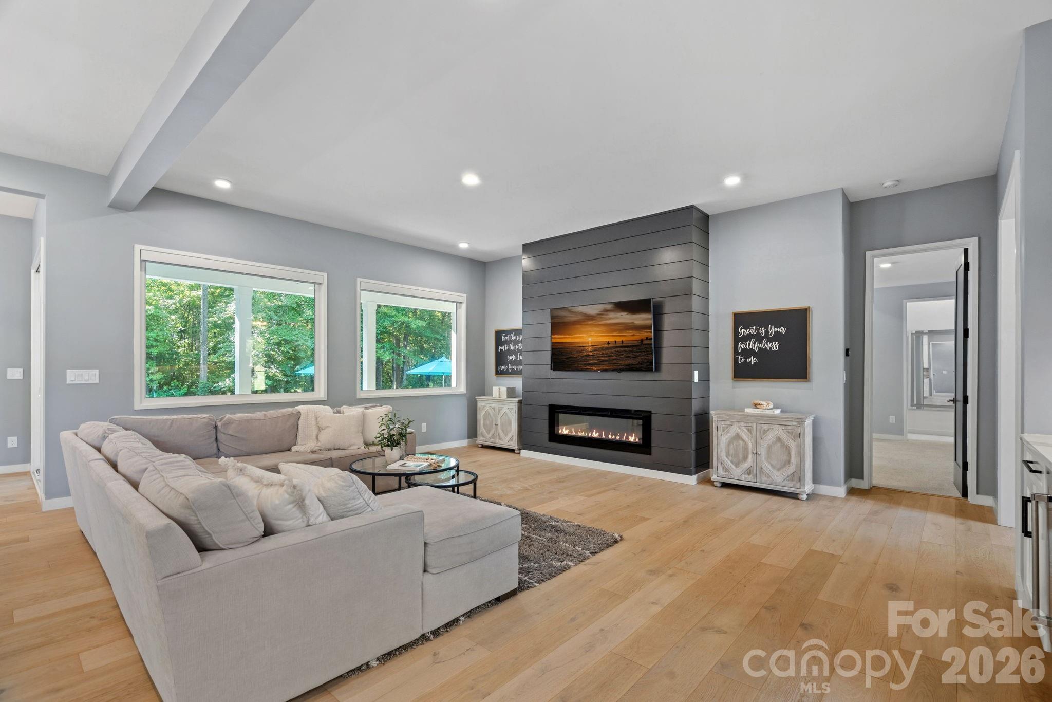 15600 Huntingtowne Village Road — Huntersville