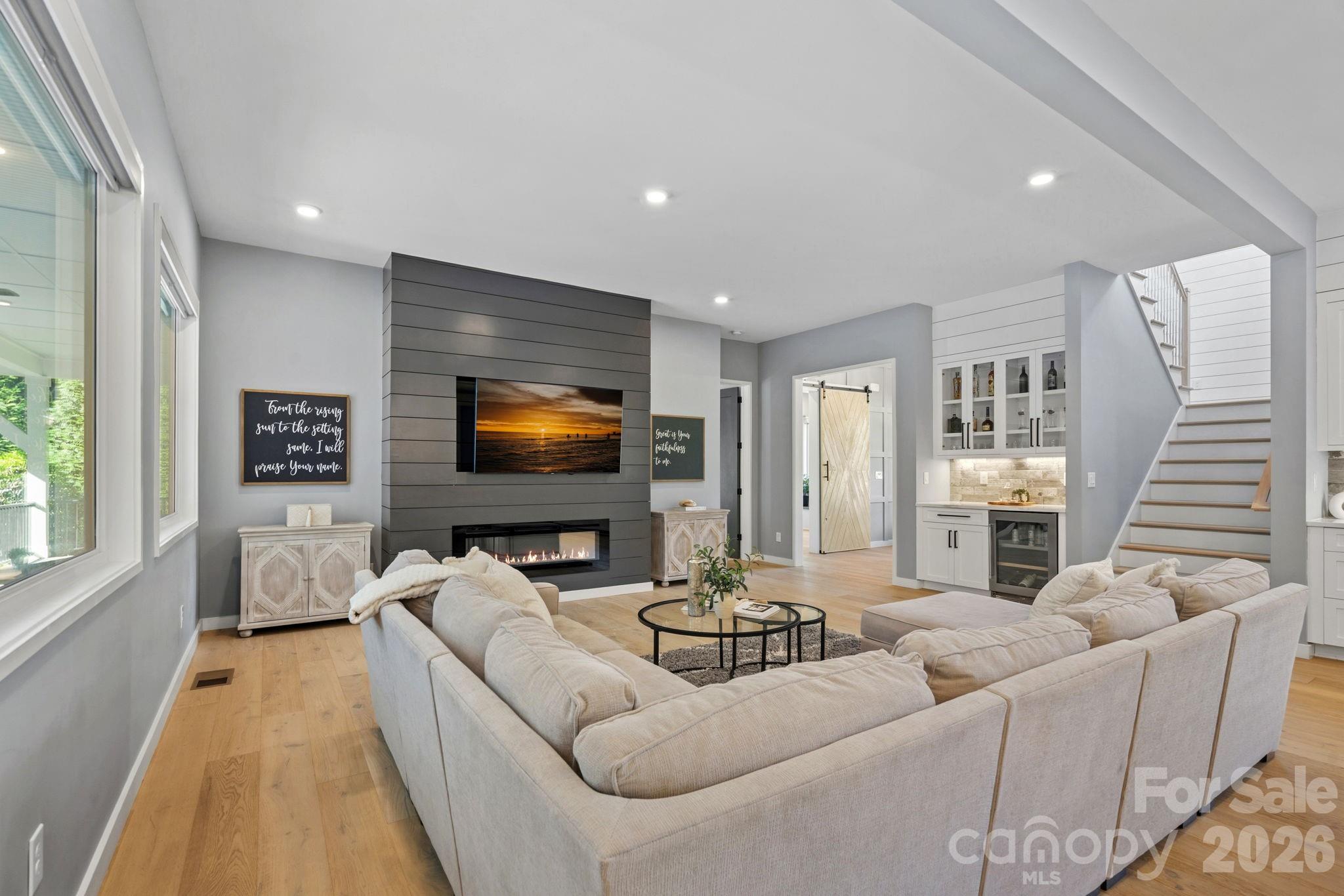 15600 Huntingtowne Village Road — Huntersville