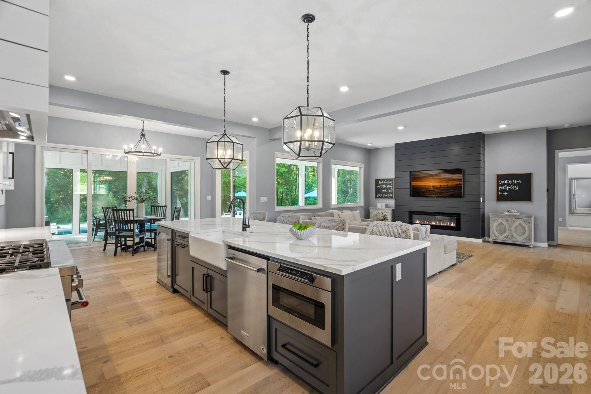 15600 Huntingtowne Village Road — Huntersville