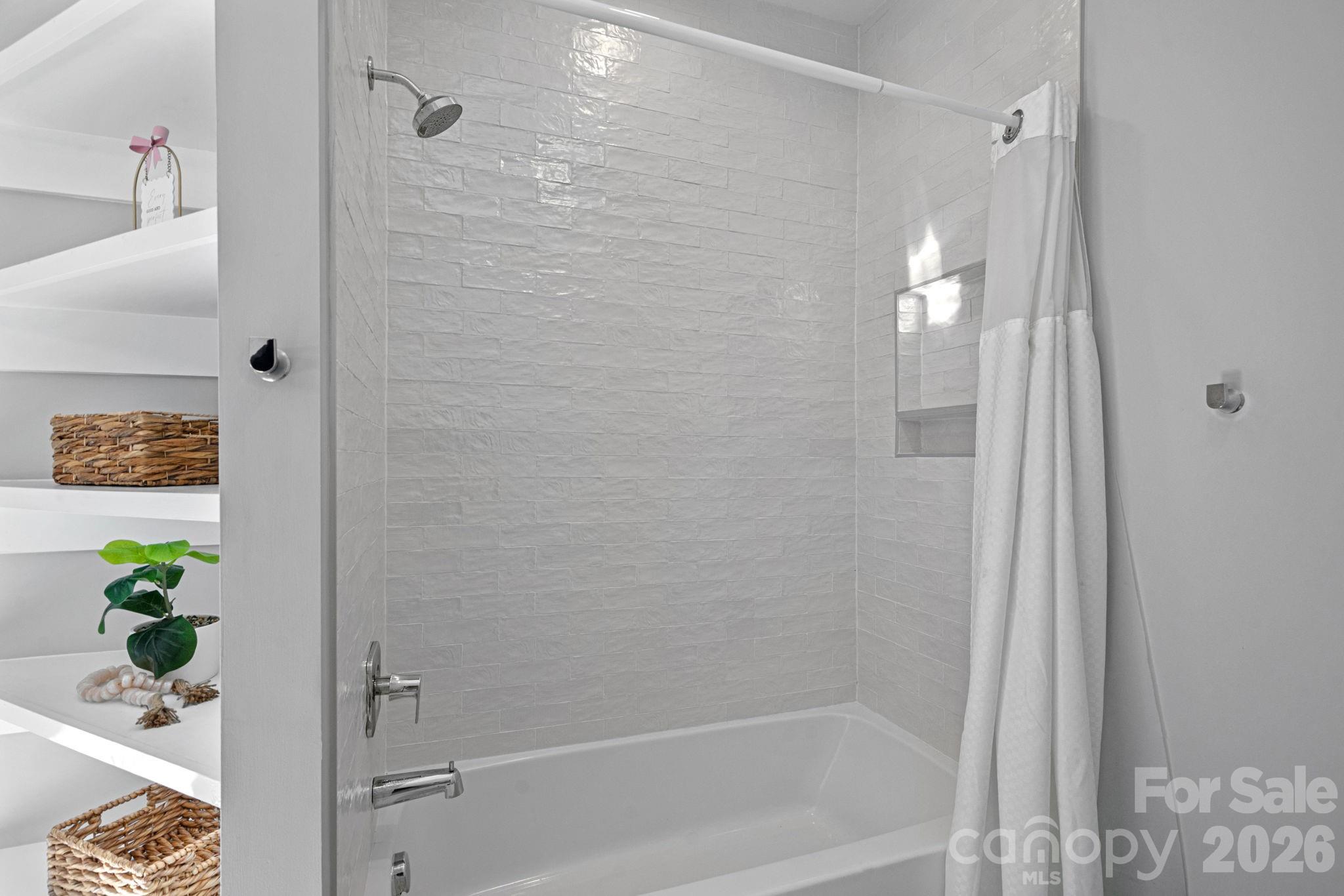 15600 Huntingtowne Village Road — Huntersville
