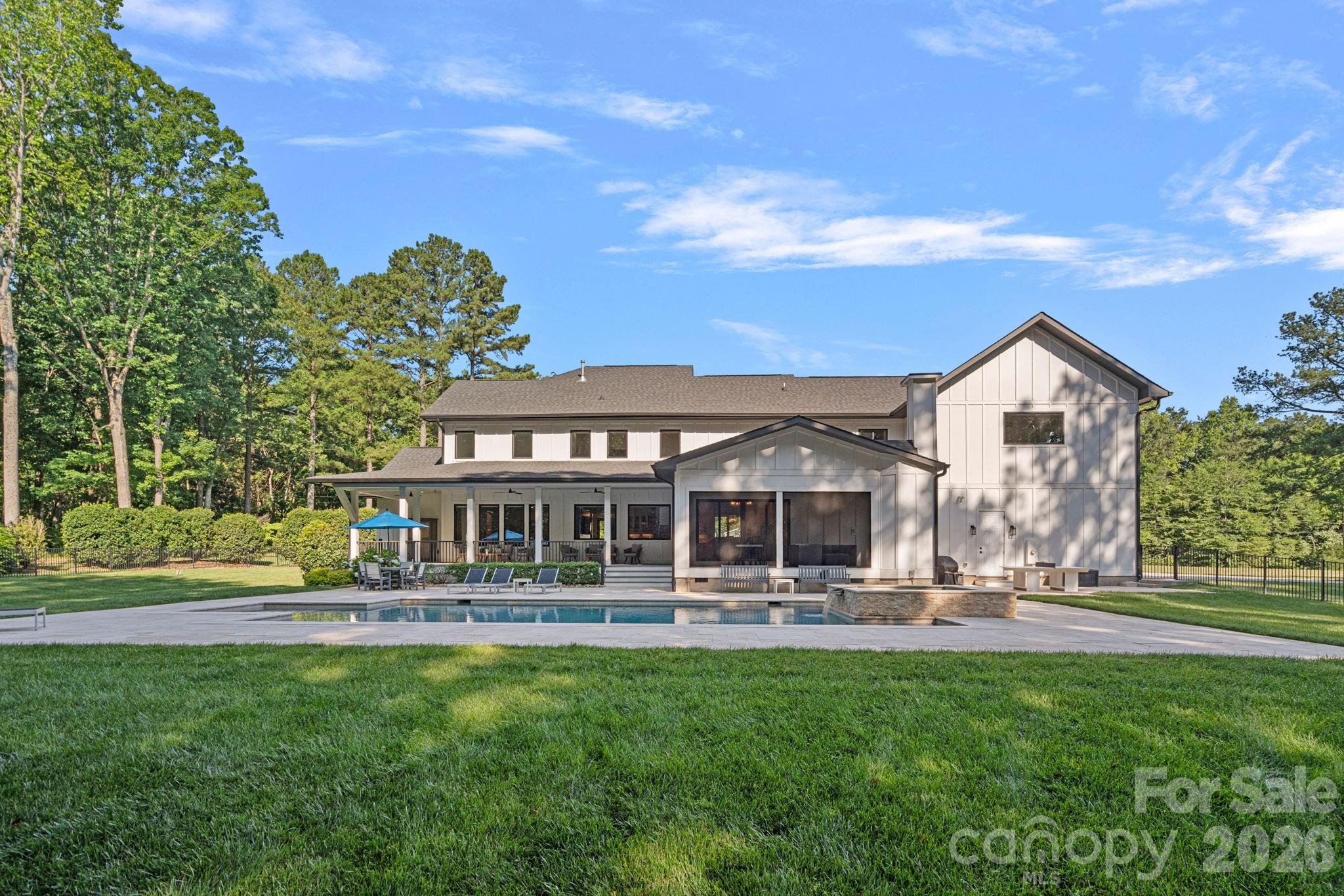 15600 Huntingtowne Village Road — Huntersville