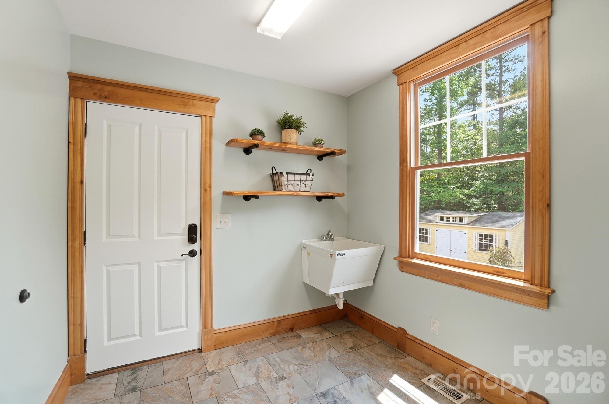 512 Pump Jack Way — Waxhaw