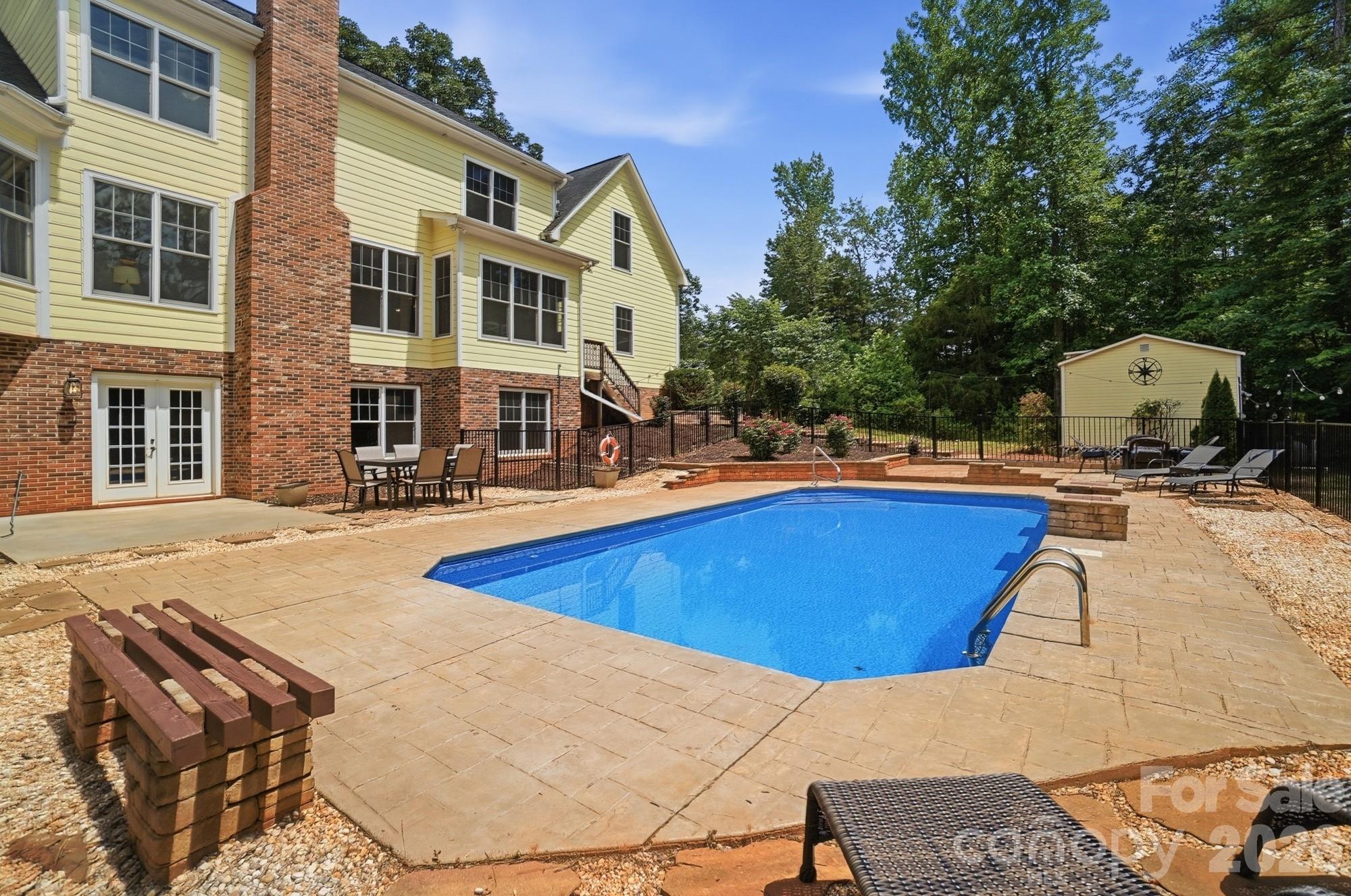 512 Pump Jack Way — Waxhaw
