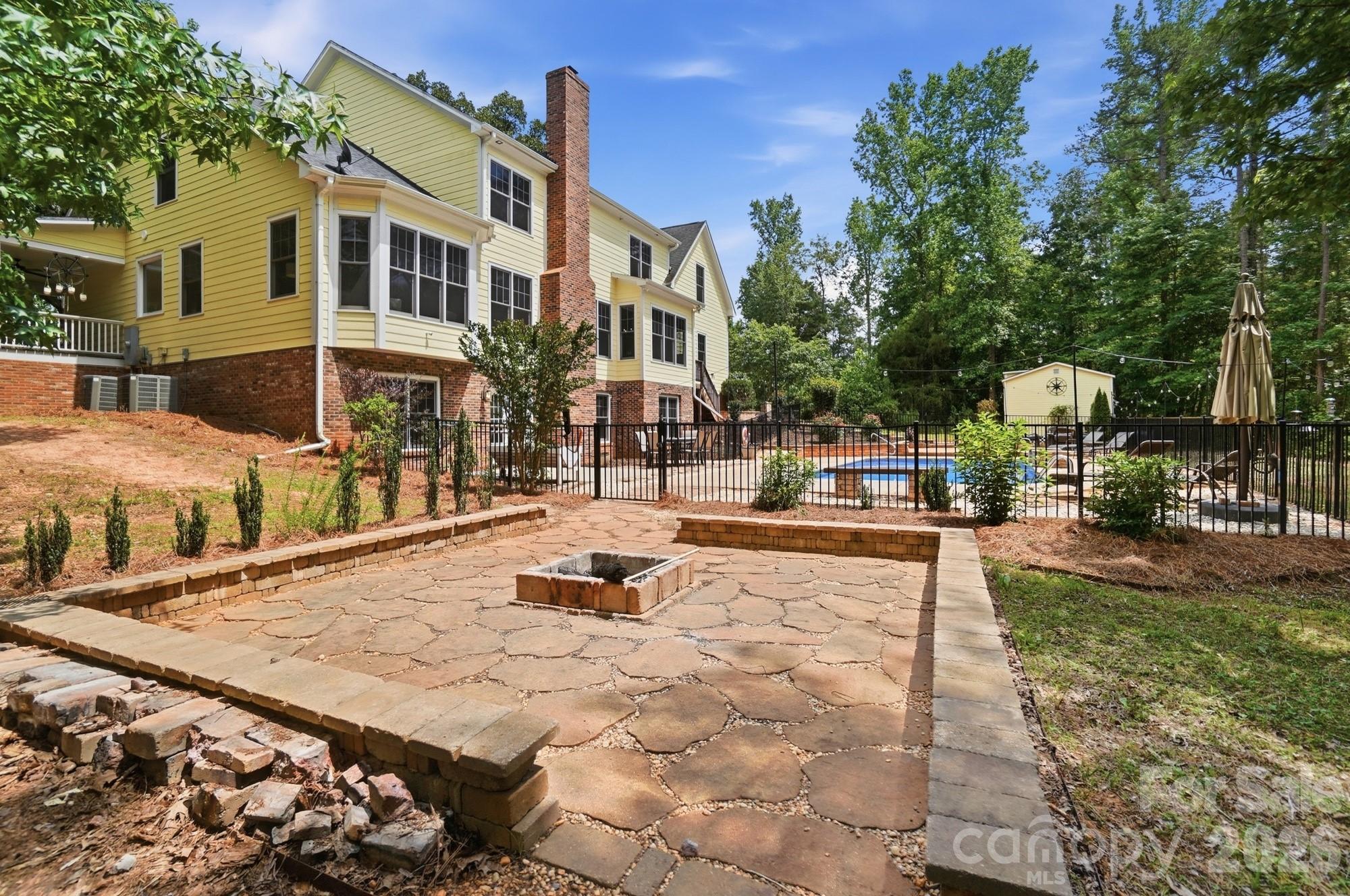 512 Pump Jack Way — Waxhaw