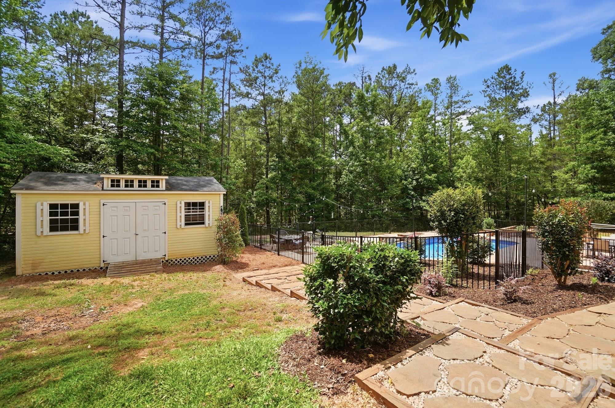 512 Pump Jack Way — Waxhaw