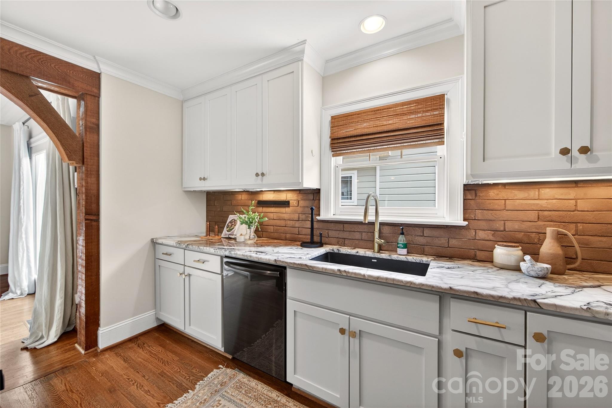 1825 Cumberland Avenue — Charlotte
