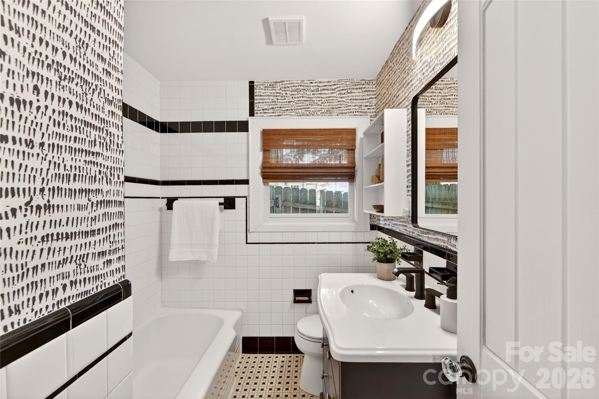 1825 Cumberland Avenue — Charlotte