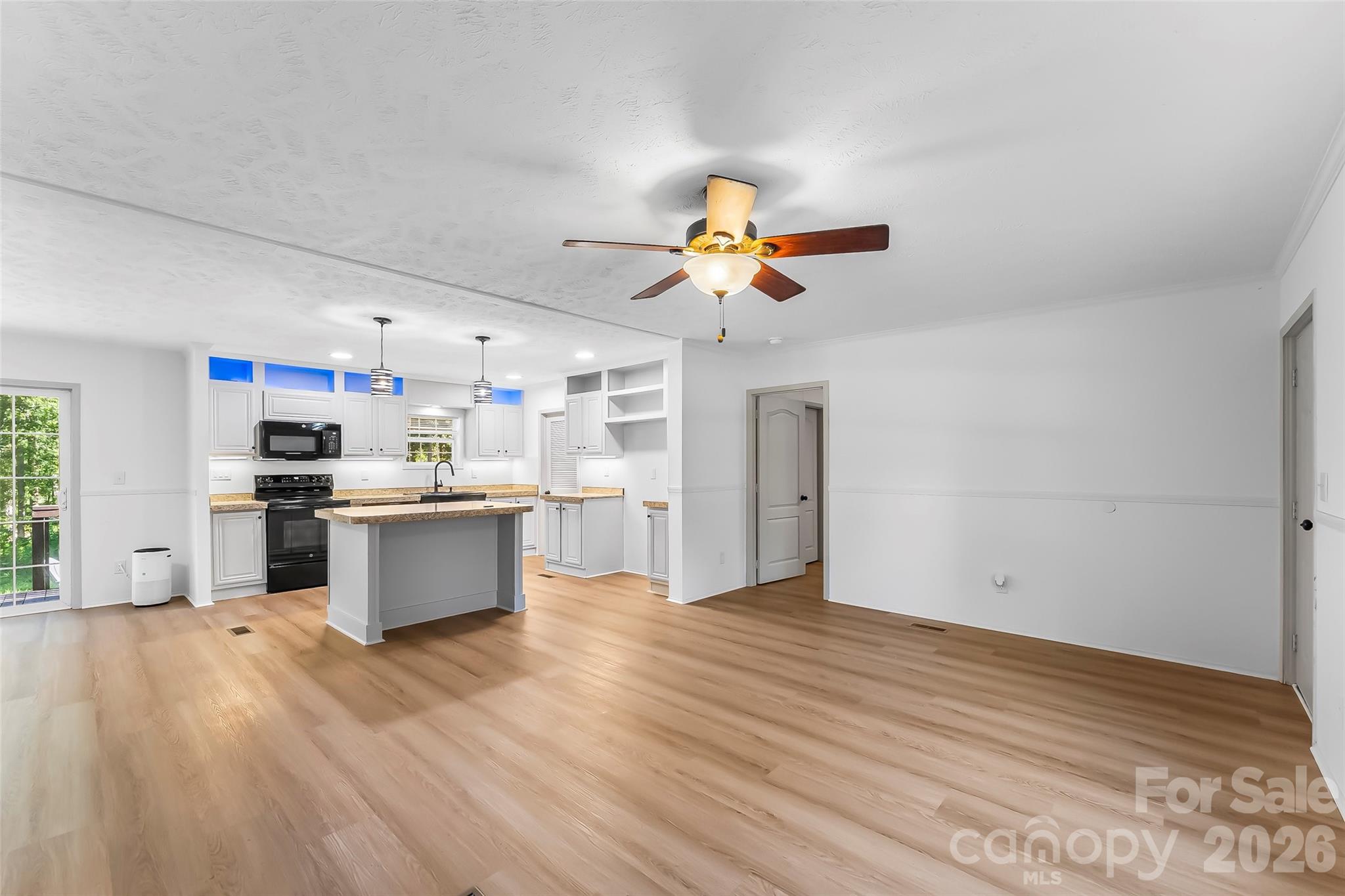 17 Windy Acres Drive — Hendersonville
