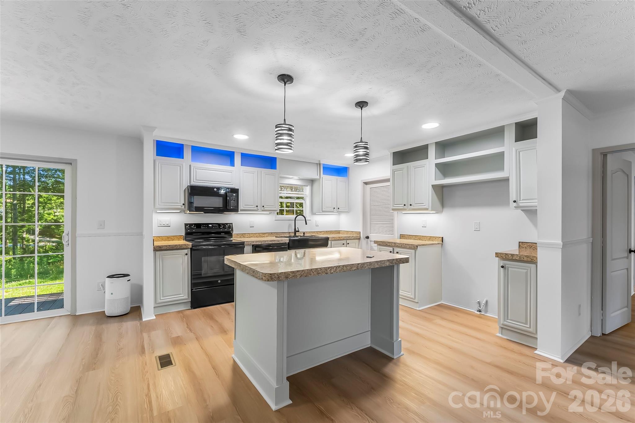 17 Windy Acres Drive — Hendersonville