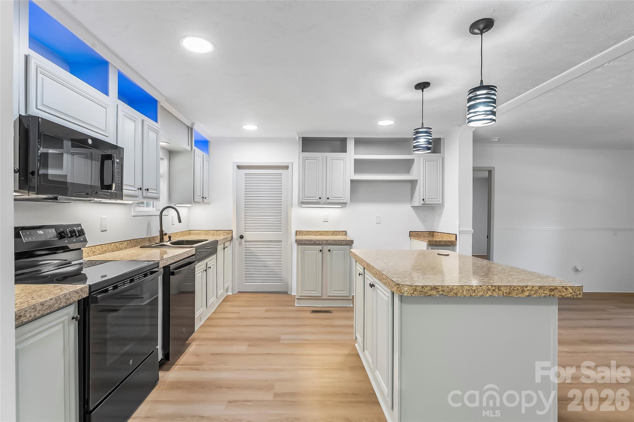 17 Windy Acres Drive — Hendersonville