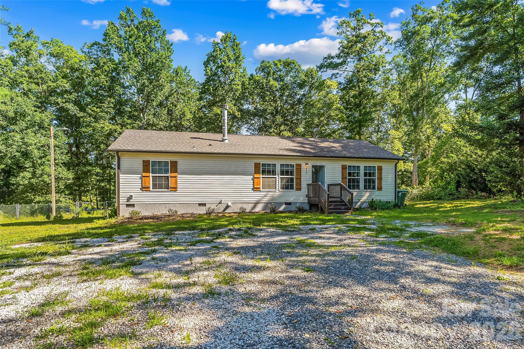 17 Windy Acres Drive — Hendersonville