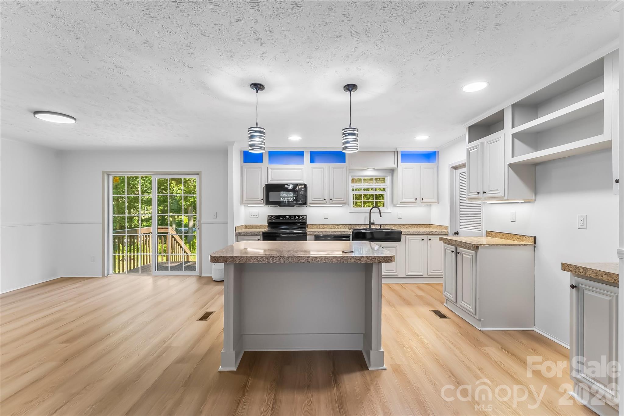 17 Windy Acres Drive — Hendersonville