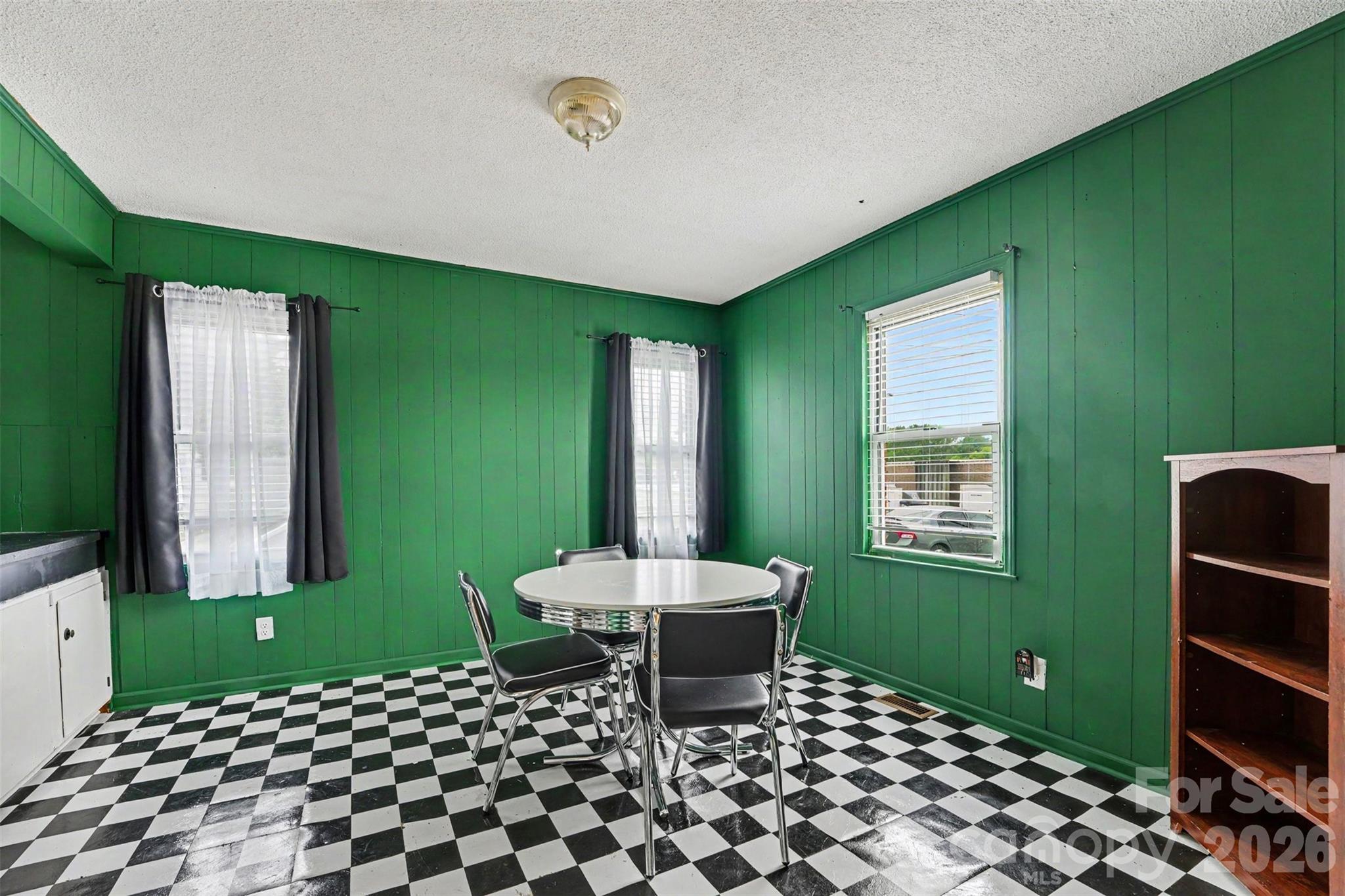 517 N Carolina Avenue — Maiden
