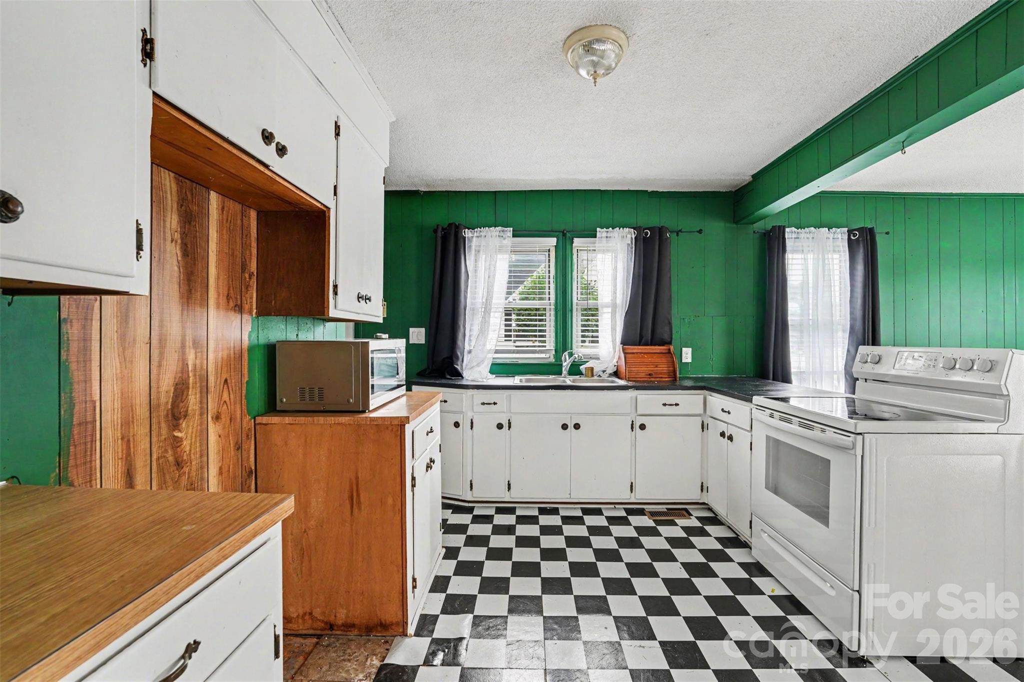 517 N Carolina Avenue — Maiden