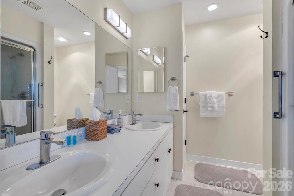784 Alpine Drive — Seven Devils