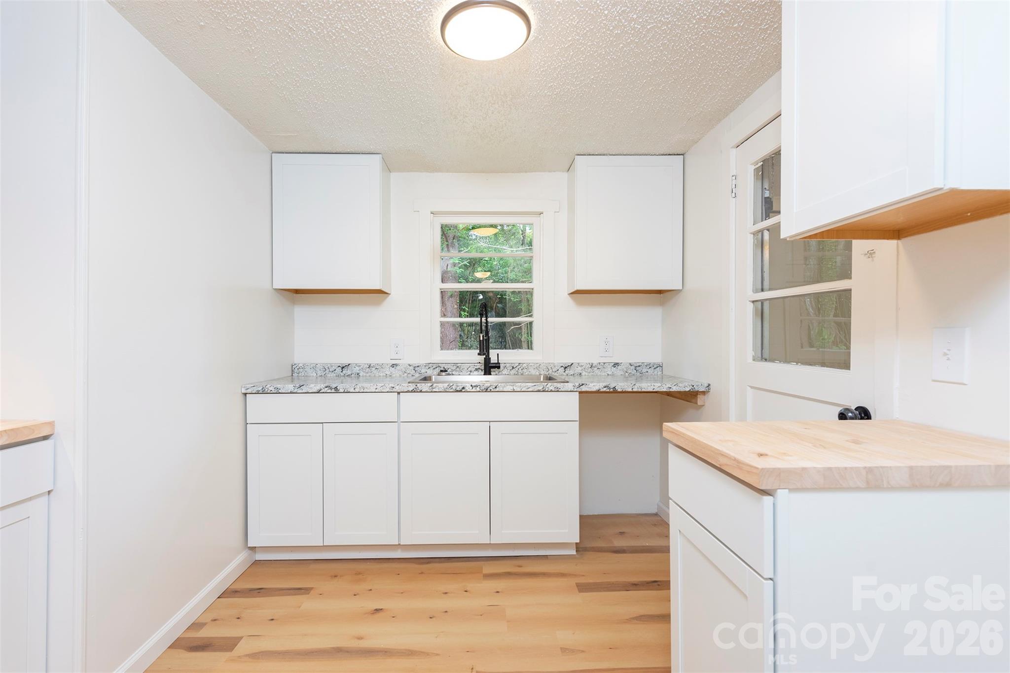 215 Merchant Street — Asheville