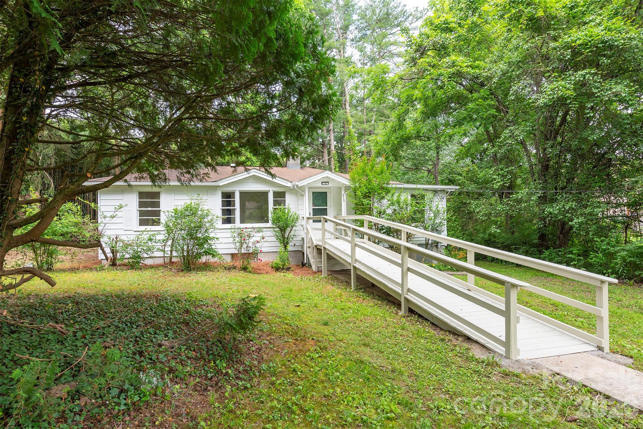 215 Merchant Street — Asheville