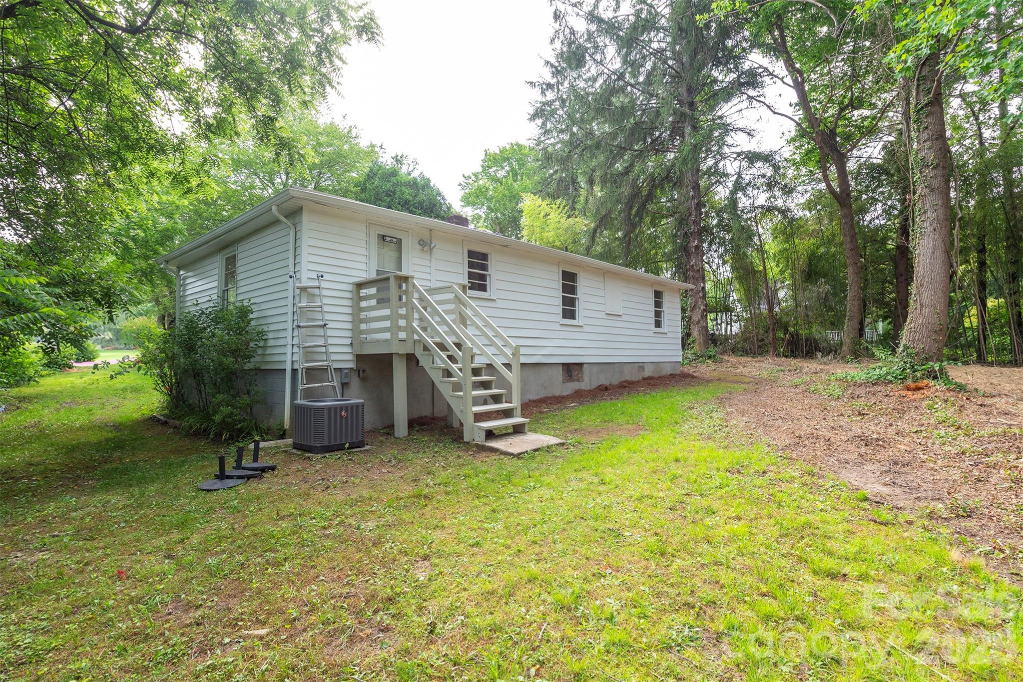 215 Merchant Street — Asheville