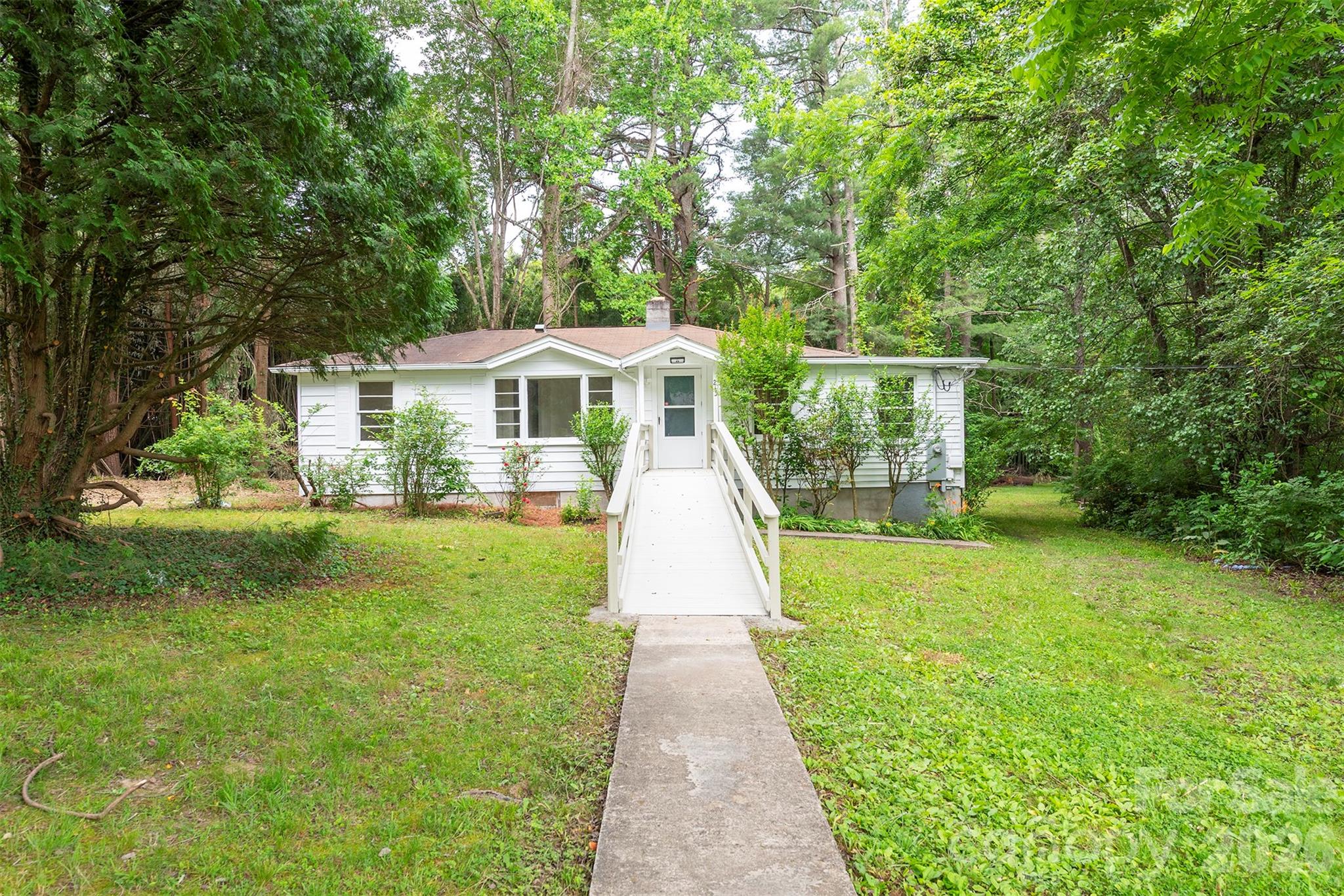 215 Merchant Street — Asheville