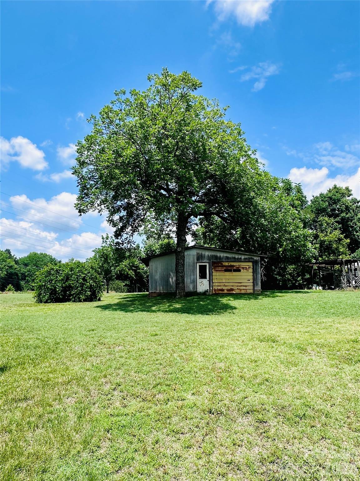 2150 Mary Street — China Grove
