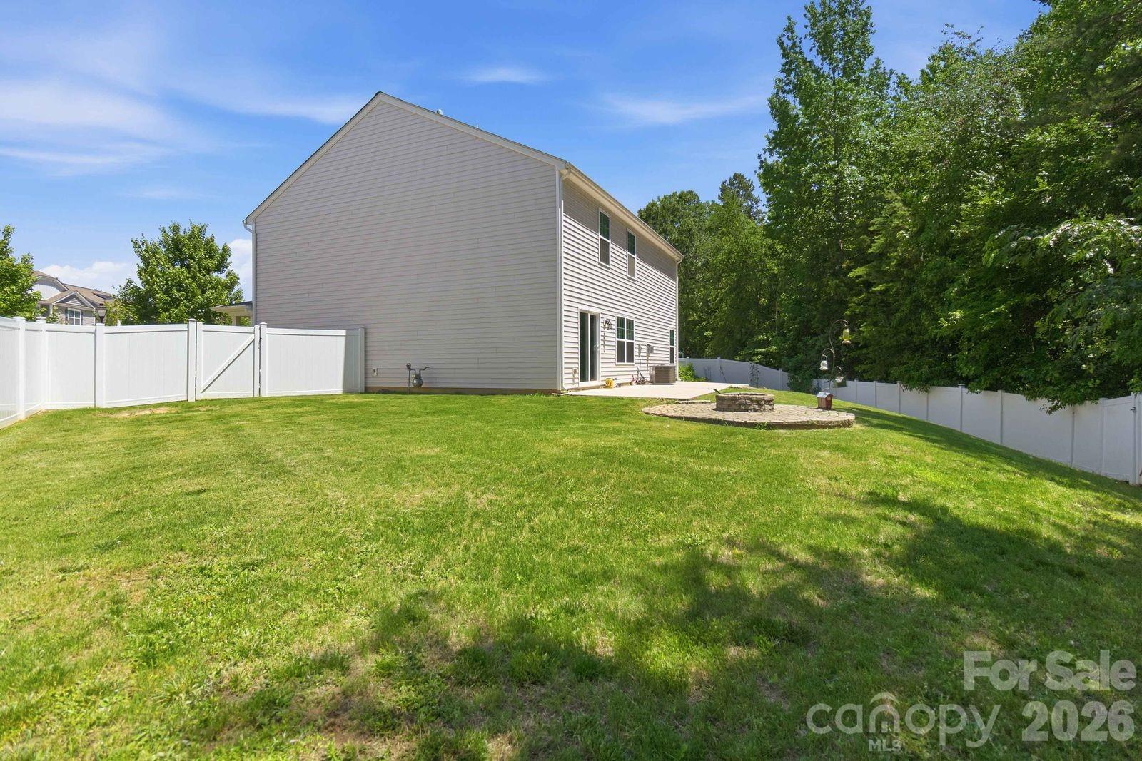 5904 Ellimar Field Lane — Charlotte