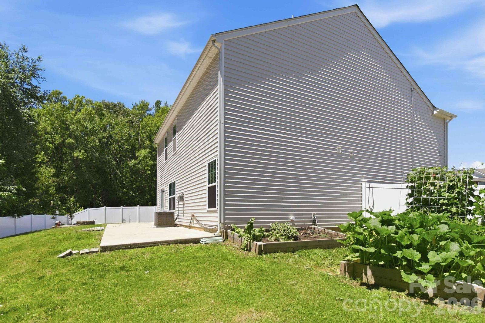 5904 Ellimar Field Lane — Charlotte