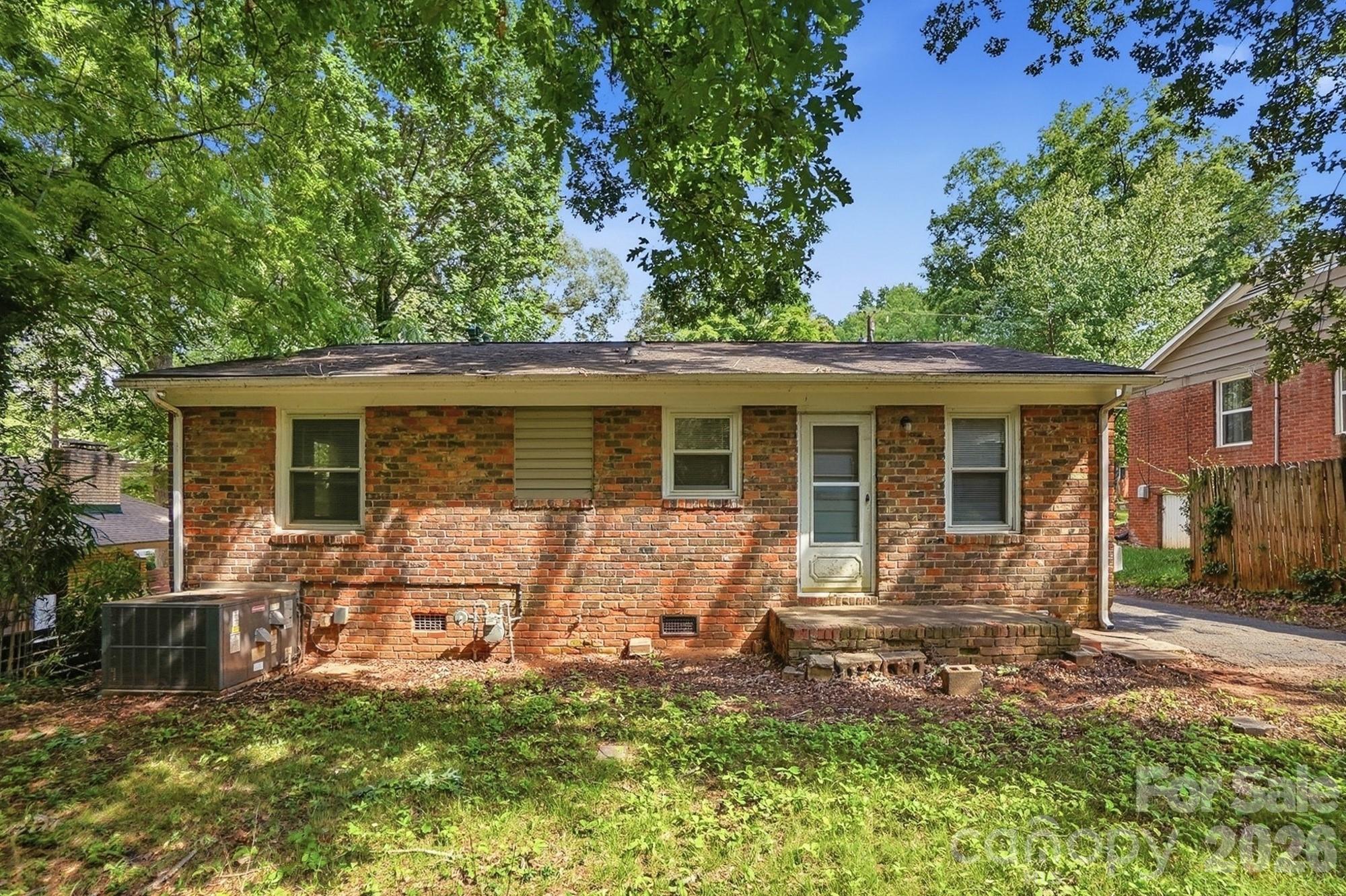 717 Crater Street — Charlotte