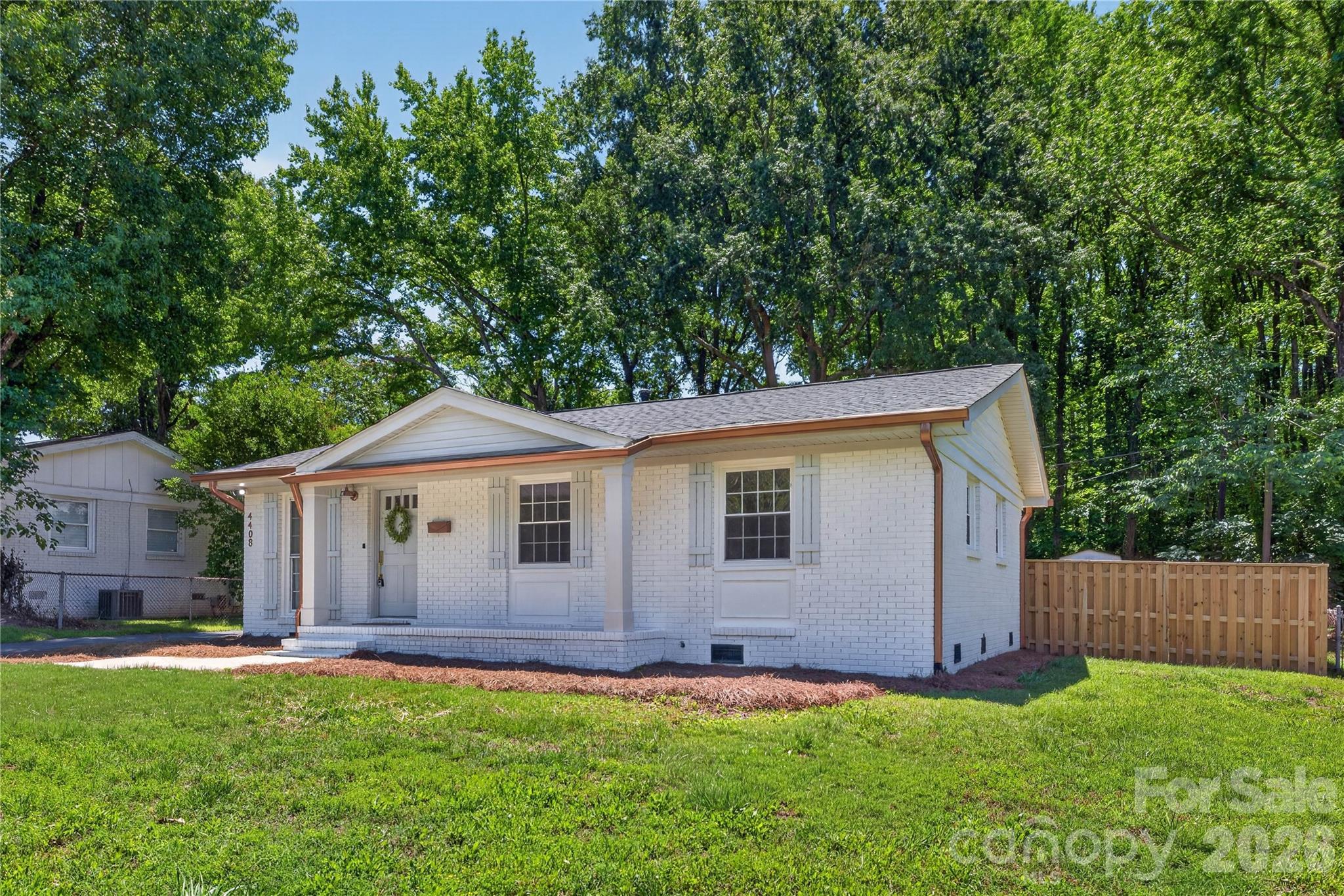 4408 Ivanhoe Place — Charlotte