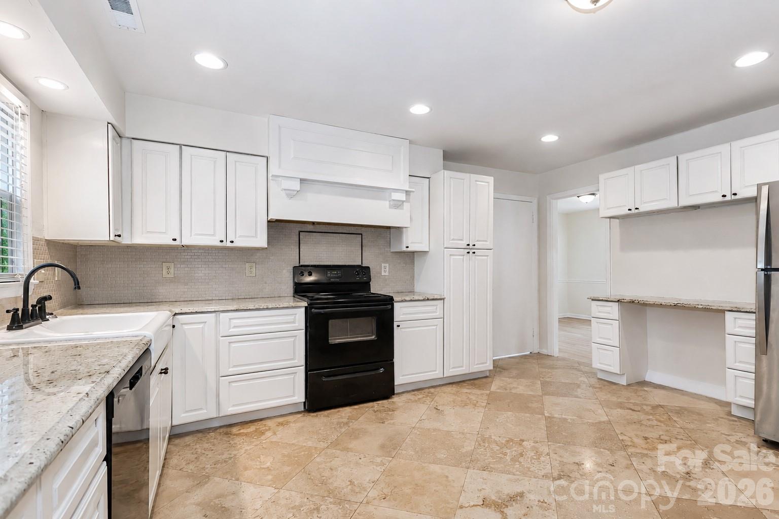 7441 Riding Trail Road — Charlotte