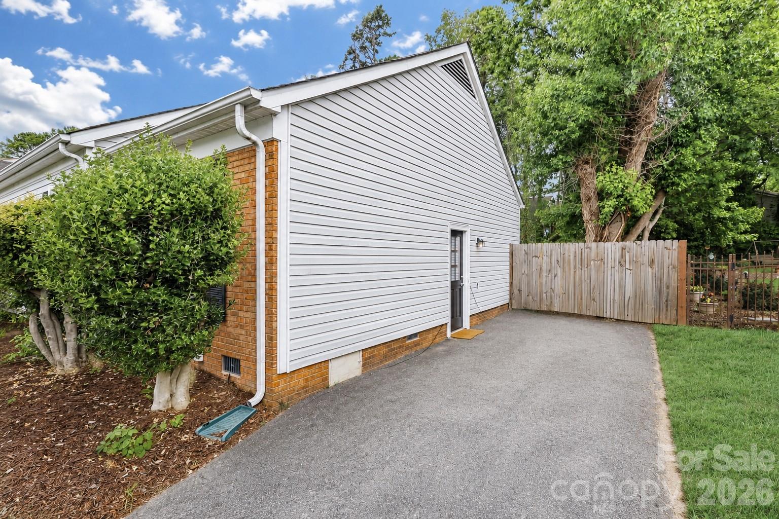 7441 Riding Trail Road — Charlotte