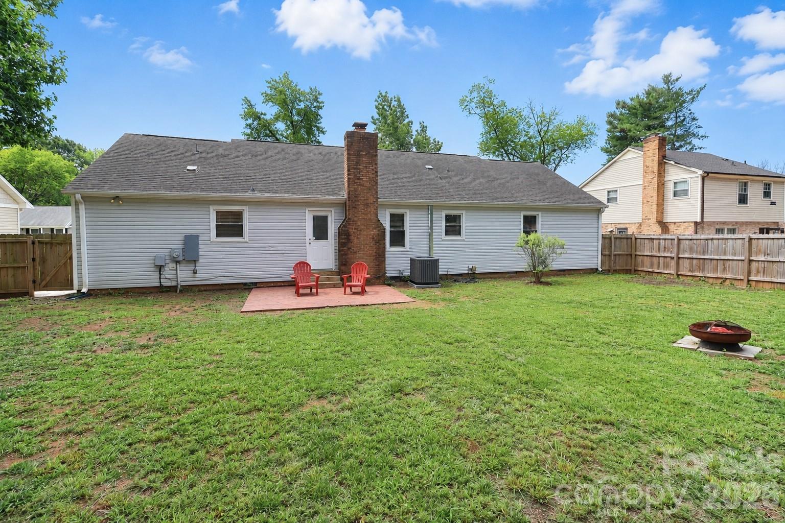 7441 Riding Trail Road — Charlotte